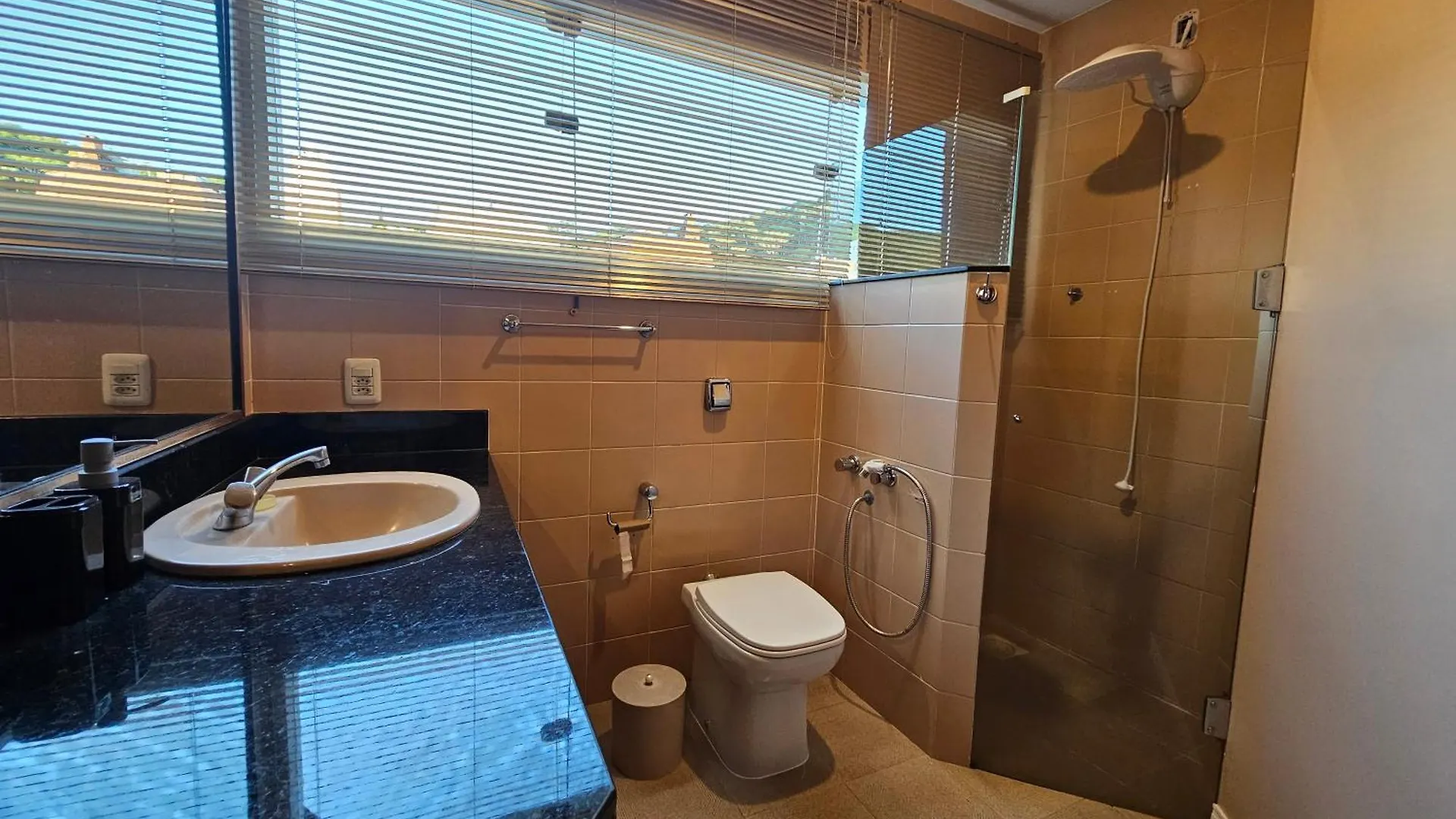 Casa 3 Quartos No Itacorubi, Wi-Fi 600 Mega Mv0967 Florianópolis 0*,  Brazílie